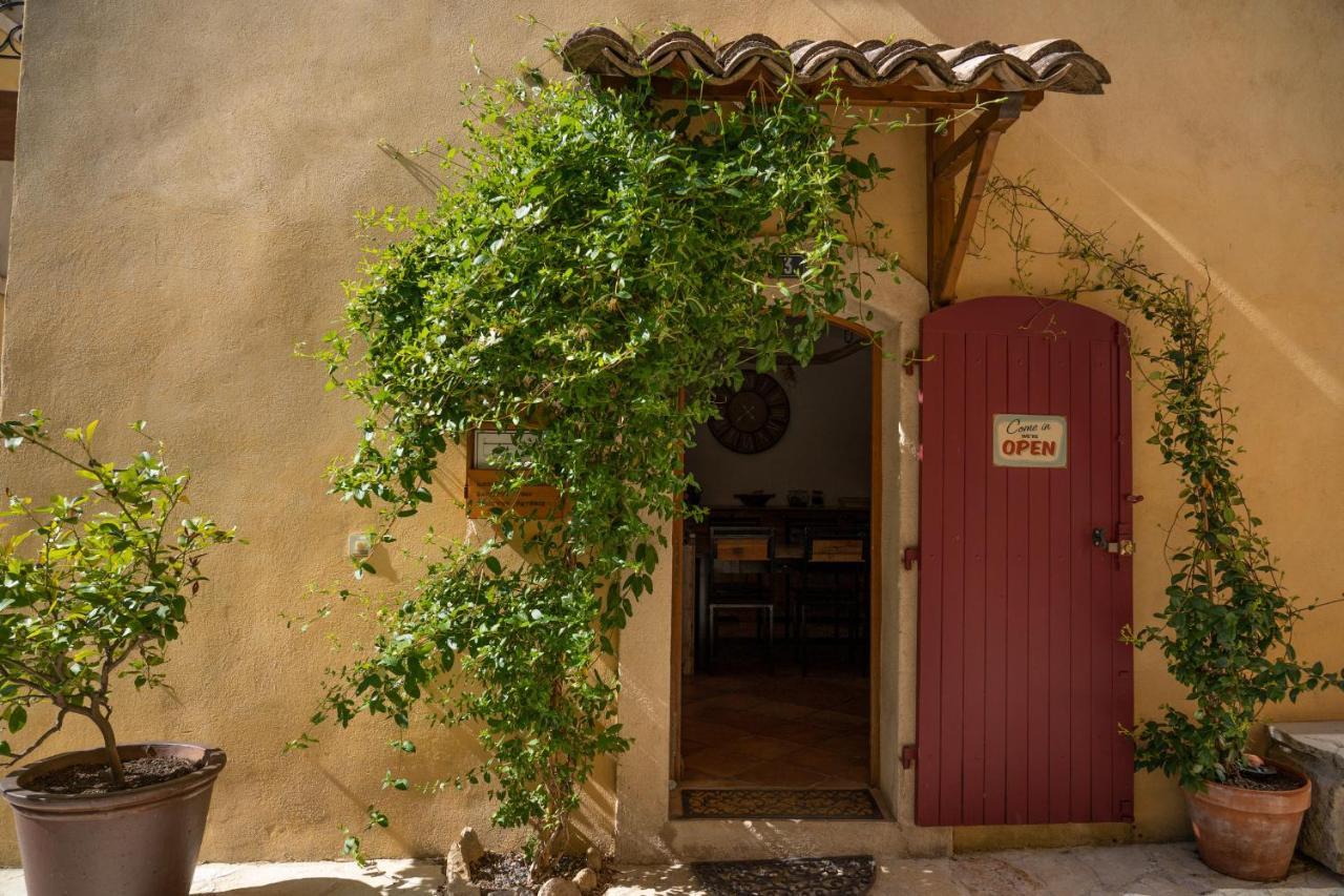 Bed and Breakfast Une Chambre En Luberon Puyvert Exterior foto